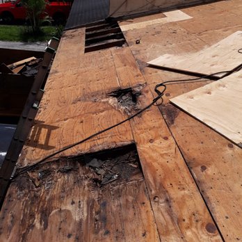 Alex Roofing - Madera Dañada. - Roofing Near Me