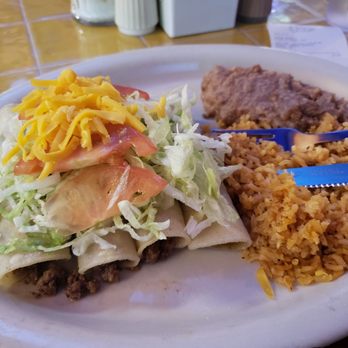Don Marcelino's Restaurant - 4 tacos with beans & rice meal. - Mexican Near Me - Del Rio, Texas