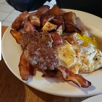 Cafe Berlin - Breakfast & Brunch Near Me - Columbia, Missouri