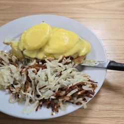 Ye Olde Pancake Station - Eggs Benedict with disheveled hash browns
