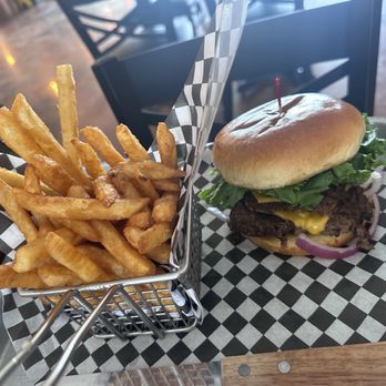 The Hitching Post - Cheese Smash Burger - American Near Me - Selma, Texas