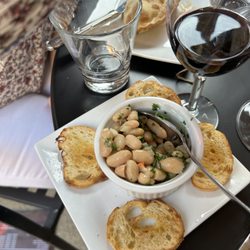 White beans tapas dish