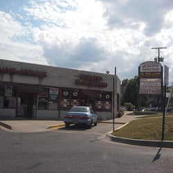 Taqueria El Mexicano - Storefront at end of strip mall