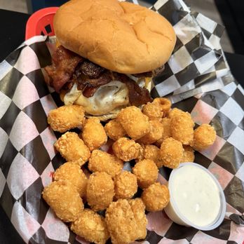 Blazers Restaurant - Farmer burger with tarot Tator Tots - Burgers Near Me - Gardner, Kansas Blazers Restaurant - Farmer burger with tarot Tator Tots - Burgers Near Me - Gardner, Kansas