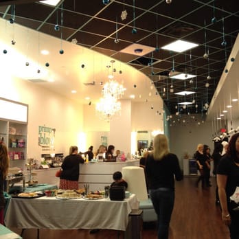 Primp and Blow - High Street - Blow Dry/Out Services Near Me - Phoenix, Arizona