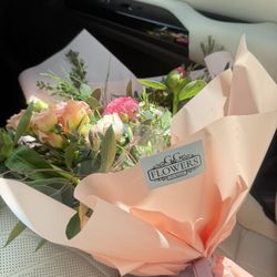 GG Flowers on Main