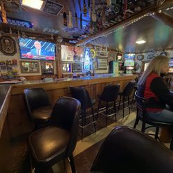Mikes Bar and Grill