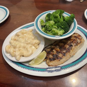 High Tide Harry's - Mahi, White Cheddar Mac & Cheese, Steamed Broccoli. - Seafood Near Me - Orlando, Florida High Tide Harry's - Mahi, White Cheddar Mac & Cheese, Steamed Broccoli. - Seafood Near Me - Orlando, Florida