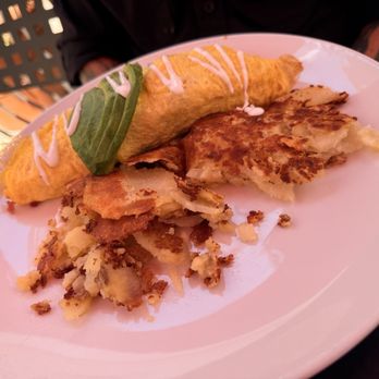Broken Yolk Cafe - Californian Omelet - Breakfast & Brunch Near Me - Costa Mesa, California
