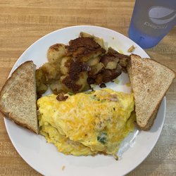 Philly Diner - Western Omelet $8.99 Barely any ham also stingy onions not diced