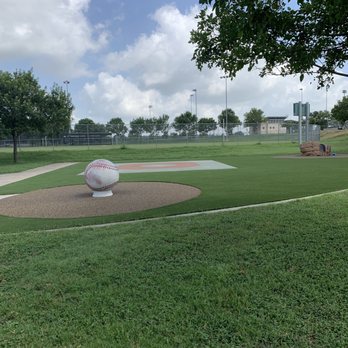 East Metropolitan Park - Parks Near Me - Manor, Texas