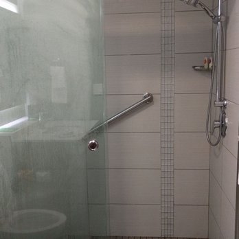 Hyatt Place Tijuana - Shower - Hotels Near Me - Tijuana, BCN