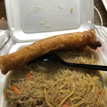 Maymar Norfolk - Pansit (noodle) and the fried banana.  Perfect combo! - Filipino Near Me - Norfolk, Virginia