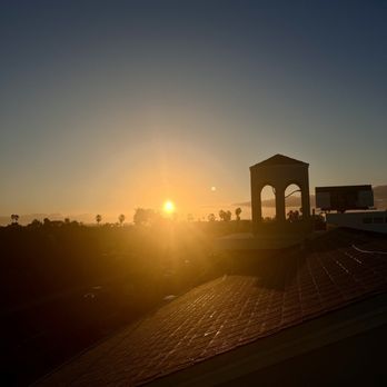 Ocean Surf Inn & Suites - Rooftop view of the sunrise! - Hotels Near Me - Sunset Beach, California Ocean Surf Inn & Suites - Rooftop view of the sunrise! - Hotels Near Me - Sunset Beach, California