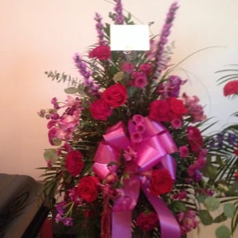 Behrz Bloomz - Florists Near Me - Sterling, Illinois