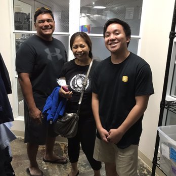 DENNIS Uniform - Honolulu - Uniforms Near Me - Honolulu, Hawaii