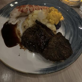 Narcoossee's - Surf & Turf - New American Near Me - Lake Buena Vista, Florida