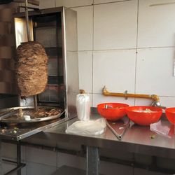 Los Armenios - Shawarma station
