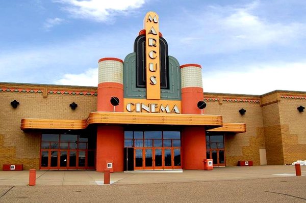 Marcus Oakdale Cinema by null