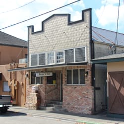 Rene's Bar - Building