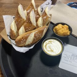 Bowl America Bull Run - Pretzel Pins