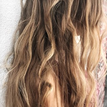 Hand Painted Lived In Look Balayage Long Textured Layers