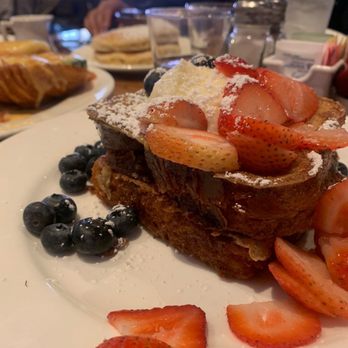Elly's Brunch & Cafe - Berry Mascarpone Toast - Breakfast & Brunch Near Me - Phoenix, Arizona