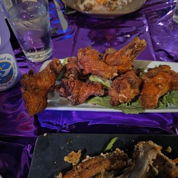 Reno Bar and Grill - Crispy wings just like I like them cooked twice. - Comfort Food Near Me - Reno, Nevada