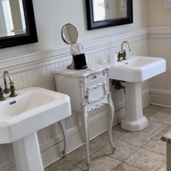 Justine Inn Savannah - Bathroom - Bed & Breakfast Near Me - Savannah, Georgia Justine Inn Savannah - Bathroom - Bed & Breakfast Near Me - Savannah, Georgia