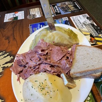 Kelly's Corner Tavern - Corn beef cabbage and potatoes - American Near Me - Neptune City, New Jersey