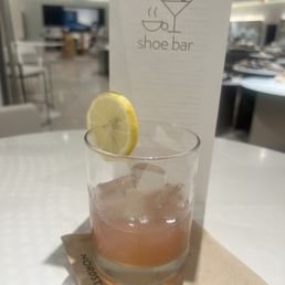 Shoe bar Shoe bar