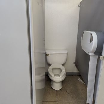 Border Station - Bathroom - Convenience Stores Near Me - Chesapeake, Virginia