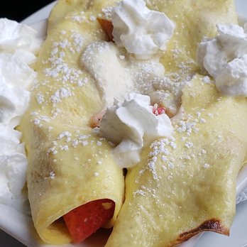 Le Peep - Aksarben Pointe - Fruit Crepes (banana added) - Breakfast & Brunch Near Me - Omaha, Nebraska