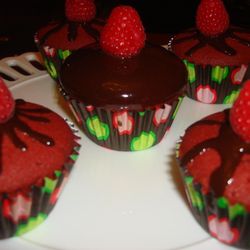 Red Velvet Cupcakes w/ Ganache & raspberries