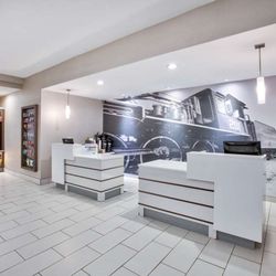 La Quinta by Wyndham Palestine - Lobby view