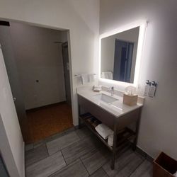 EVEN Hotel Omaha Downtown - Old Market - Bathroom sink