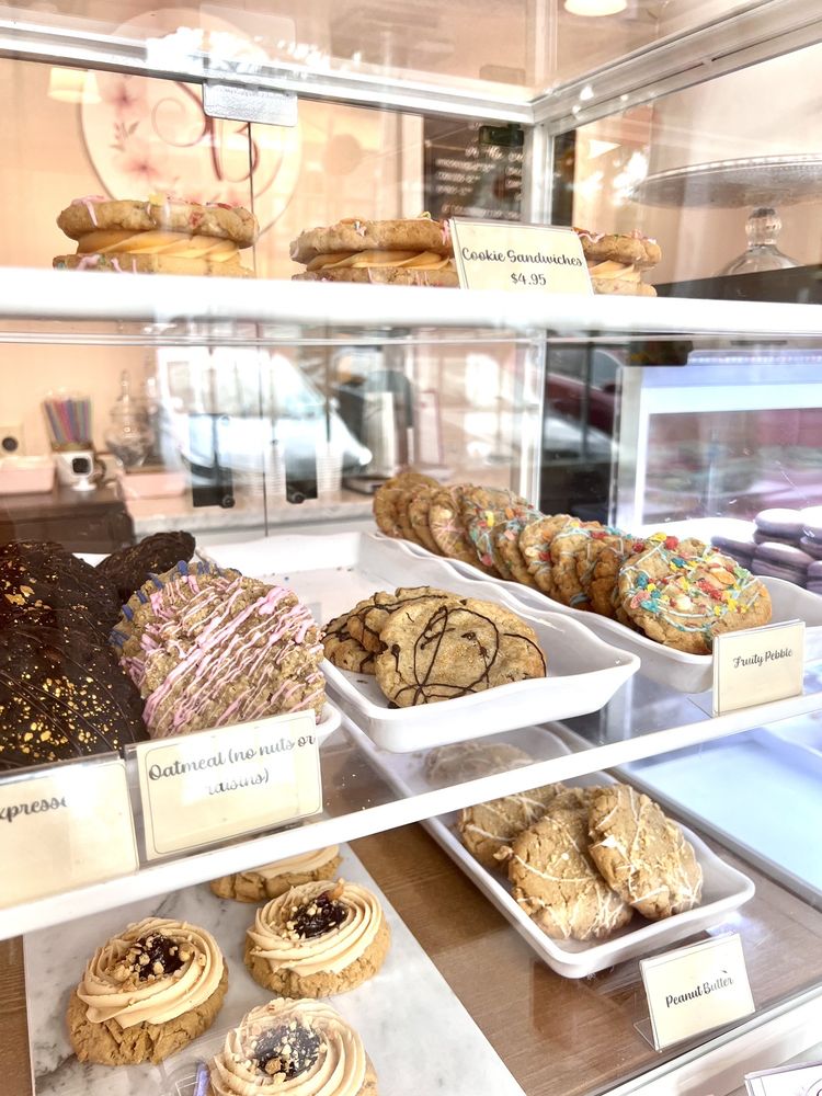 SUGAR BLOSSOM CAKE SHOP Updated October 2024 68 Photos & 33 Reviews