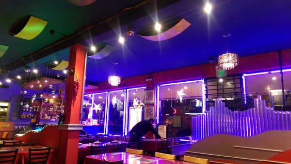 Photo of Spices II - San Francisco, CA, US. Mood lighting..clurrrb like!