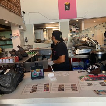 Man vs Fries - Don't come here!!!!.. there are flys all over the place, no vengan aquí!! Las trabajándolas están jugando!! - Pop-Up Restaurants Near Me - Oakland, California Man vs Fries - Don't come here!!!!.. there are flys all over the place, no vengan aquí!! Las trabajándolas están jugando!! - Pop-Up Restaurants Near Me - Oakland, California