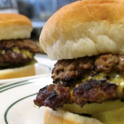 Blue Moose Food Tours - Hudson's Hamburgers, Coeur d'Alene, ID
