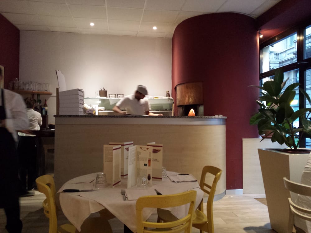 Brickoven - Forno per pizza - ramen and noodles, interior - Pizza Near Me - Milan, Michigan Brickoven - Forno per pizza - ramen and noodles, interior - Pizza Near Me - Milan, Michigan