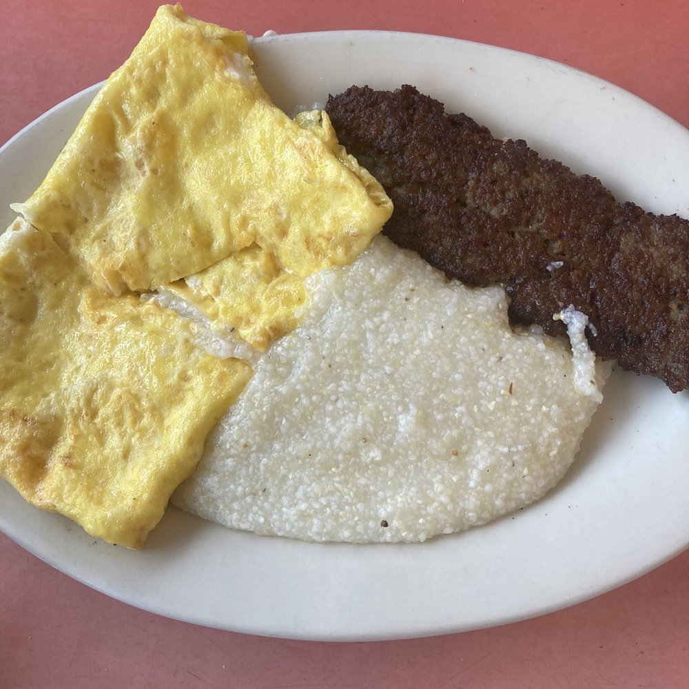 Fred's - Cheese omelette, sausage, and grits. - Barbeque Near Me - Mullins, South Carolina Fred's - Cheese omelette, sausage, and grits. - Barbeque Near Me - Mullins, South Carolina