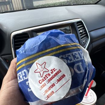 Carl's Jr - Fast Food Near Me - Vista, California
