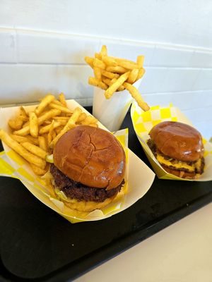 Yeanie's Burgers and Social by null