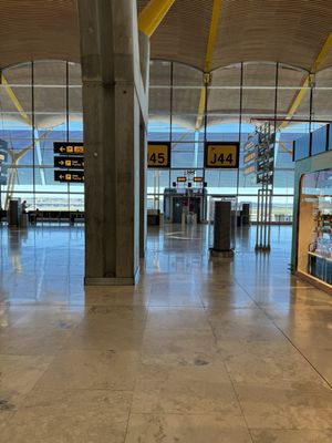 Adolfo Suárez Madrid–Barajas Airport by null