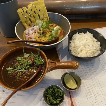 Lahpet - Coconut noodles and pork curry - Burmese Near Me - London, XGL