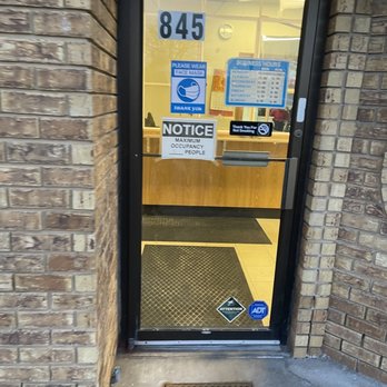 Mui's Carryout - the door to the store - Chinese Near Me - Clawson, Michigan Mui's Carryout - the door to the store - Chinese Near Me - Clawson, Michigan