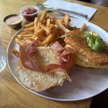 Hole In The Wall - Brekkie Roll - Australian Near Me - Brooklyn, New York
