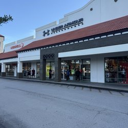 Under Armour Factory House - False sale signs