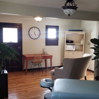 Meli Thomas Massage Therapy - Area for consultation and check out. - Massage Therapy Near Me - Murray, Utah Meli Thomas Massage Therapy - Area for consultation and check out. - Massage Therapy Near Me - Murray, Utah